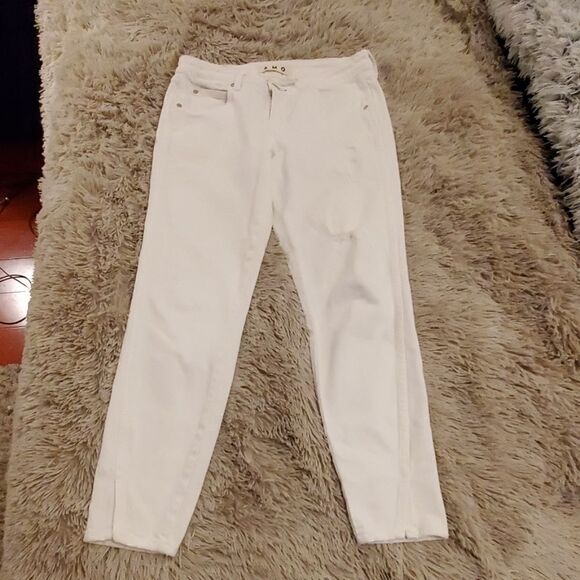 Slightly distressed AMO "twist" cropped jeans - Picture 3 of 8